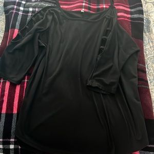 Medium 3/4 length sleeves